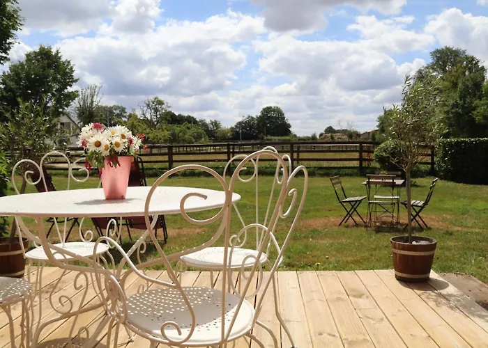 Manoir Du Taillis Bed and Breakfast Heugon